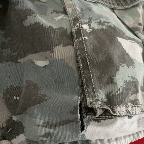 Aritzia Talula Camo Utility Jacket - Picture 3 of 3